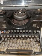 Stara maszyna do pisania Olivetti