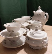 Serwis kawowy z białej porcelany, na 6 osób, wzór liście, Wawel