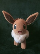 Eevee maskotka pokemony 