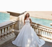 Suknie ślubne z kolekcji wystawowej