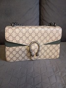 Sprzedam nie noszoną torebkę zapinaną na magnes 