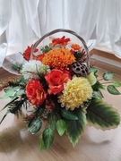 Wiązanka na grób, stroik w koszyku na cmentarz 