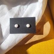 Kolczyki white drops białe nakrapiane