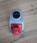 Gniazdo stałe z wyłącznikiem L-0-P 16A 5P 400V,COMBOPOL 960615401W