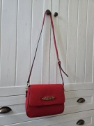 Torebka czerwona z klapka