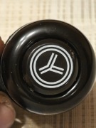 Dzwonek do hulajnogi z logo Y 