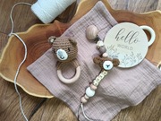 Zestaw grzechotka, zawieszka do smoczka- miś. Personalizowany- imię 