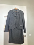 Elegancki wełniany komplet BGN – marynarka + sukienka