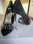 Super oryginalne szpilki buty czarne, srebrne kolce  NOWE 37