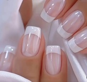 Francuskie naklejki na paznokcie