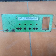Przedni panel starego wzmacniacza Retro PRL 