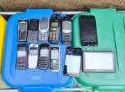 Zestaw starych telefonow