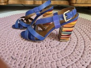 Sandałki na słupku Gino Rossi r.39 