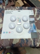 Zestaw pięciu lampek RGB z pilotem, nowy