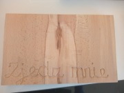 Deska do serwowania przekąsek lite drewno Zjedz mnie