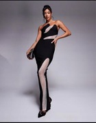 ASOS DESIGN – Czarna sukienka maxi z dekoltem bandeau i siateczkową wstawką