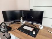 2x monitor Samsung 32” 4K + uchwyt gratis