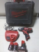 Wiertarko wkrętarka MILWAUKEE M12 BDD, 3 akumulatory, ład, walizka 