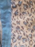 Szeroki cieńki szal panterka 