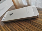 telefon Apple iPhone 5s z pudełkiem