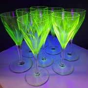 Szkło uranowe kieliszki kryształowe fasetowane 8 szt wina St Louis Bristol