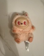 Maskotka breloczek labubu brzoskwiniowa