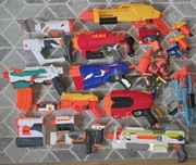 Nerfy: pistolety, karabiny, akcesoria. Ponad 10 sztuk.