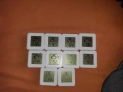 Elektroniczny domowy zegar z czujnikiem wilgotnosci