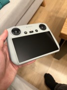 Nowy DJI RC RM330 - kontroler z ekranem + pasek, dji mini 3 / pro / Mavic 3
