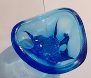 miseczka szklana w kolorze lazur z czasów PRL