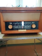 Sprzedam stare radio-gramofon polskiej firmy Diora 