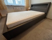 Łóżko M&K foam koło 81275 wraz ze stelażem oraz materacem 140x200