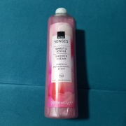 Avon Kremowy żel pod prysznic Sweet & Joyful fresia pomegranate 