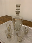 Karafka z kieliszkami