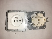 Gniazdo pojedyncze Hager-Polo Optima białe - używane SORT 2