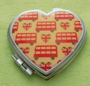 Vintage z lat 90tych składane serce  lusterko kieszonkowe metal plastik. 40