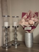 Piękne srebrne świeczniki, kryształki