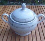 Waza z porcelany, VERONI