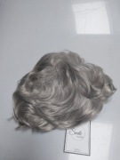 Nowa platynowa siwa peruka Qnbiar jak naturalne włosy 