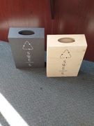 Pudełko ze sklejki lub valchromatu do powieszenia np. na baterie SWES