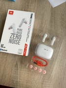 białe słuchawki jbl 230 NC tws