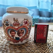 Diana i Karol 1981 mała amfora pojemnik kolekcjonerski  jak NOWY śliczny