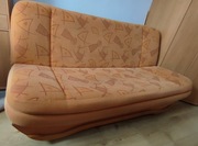 Wersalka z pojemnikiem na pościel i funkcją spania