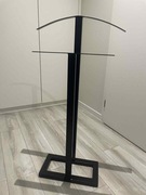 Stojak na ubrania wykonany ze stali 