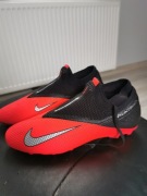 Buty piłkarskie korki