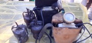 Pięć lamp górniczych -3 karbidowe i 2 akumulatorowe