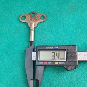 Stary klucz do mechanizmu zegara