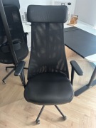 Krzesło biurowe z podłokietnikami, Glose fotel biurowy czarny