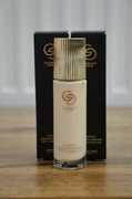 Podkład odmładzający na bazie serum Giordani Gold SPF 12 + UVA Oriflame