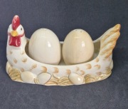 Wiejska kurka z jajkami, solniczka I pieprzniczka, stan bardzo dobry